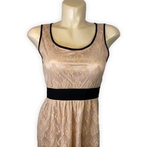 Women's Lace Flowy Mini Dress • Small